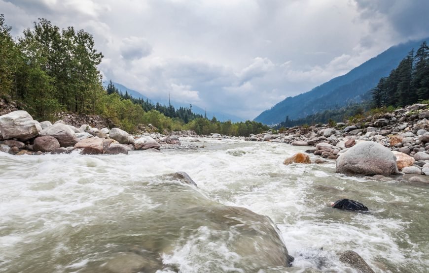 Manali Volvo Package with Atal Tunnel Rohtang Pass & Manikaran